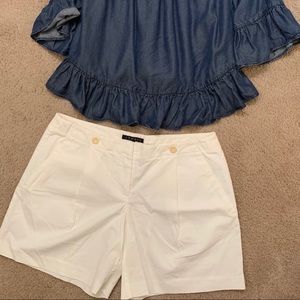 Theory sz 6, pleated, white shorts.